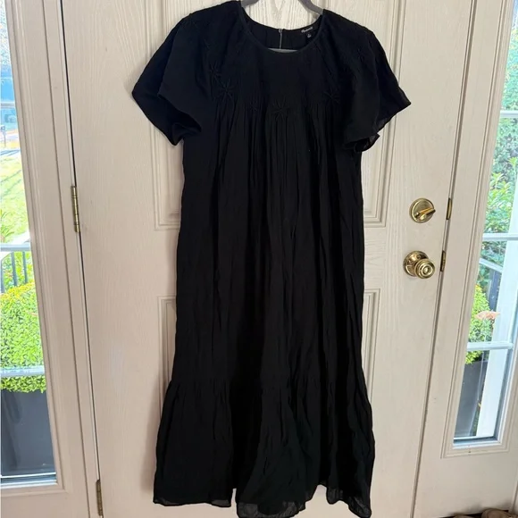 Madewell embroidered smocked midi dress - Picture 2 of 5